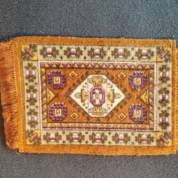 Set of 4 Vintage Woven Cigar Box Rugs – Factory No. 64 NY – Miniature Dollhouse - Picture 3 of 10